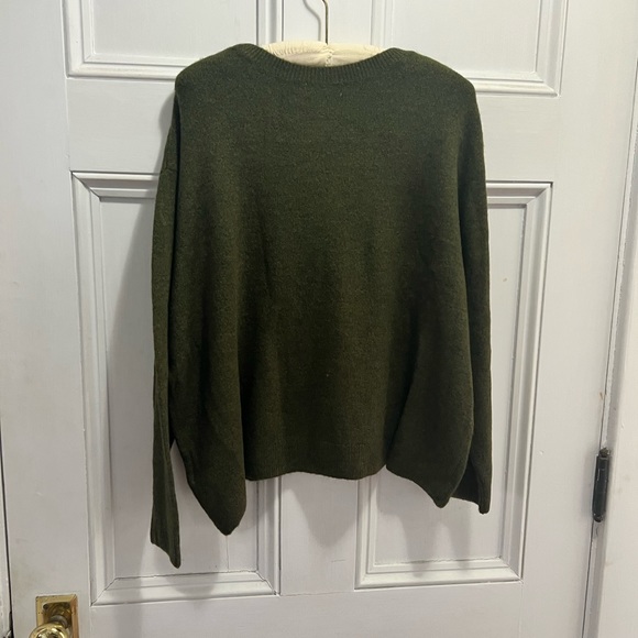 H&M sweater - Picture 3 of 3